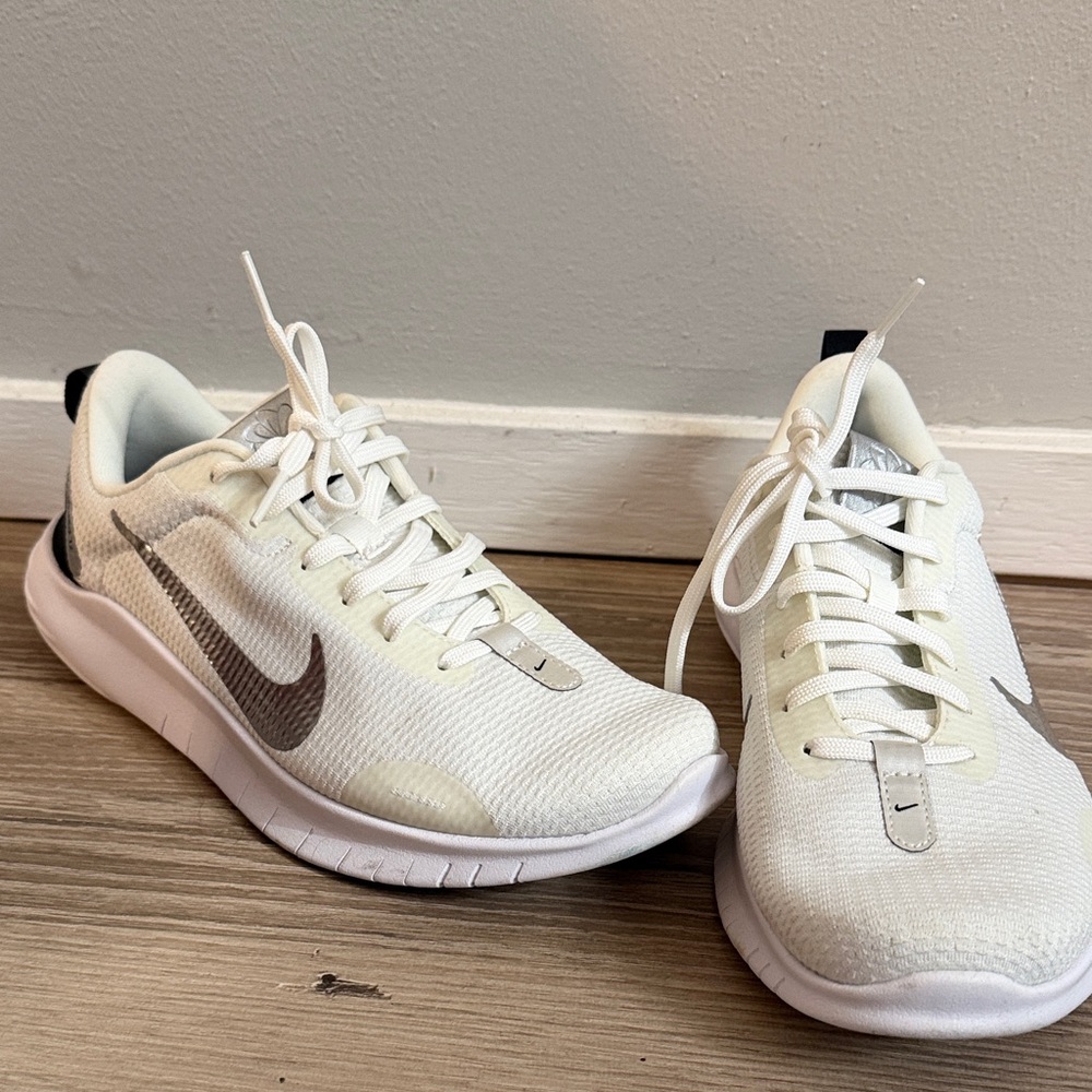 Nike Women’s Flex Experience 12 Running Shoes Size 9